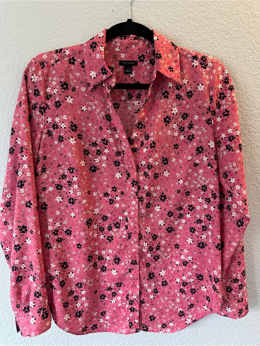 Ann Taylor Pink Floral Button-Front Blouse
